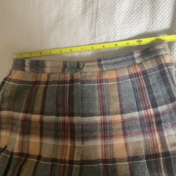 Vintage Pleated Skirt - Picture 5 of 6